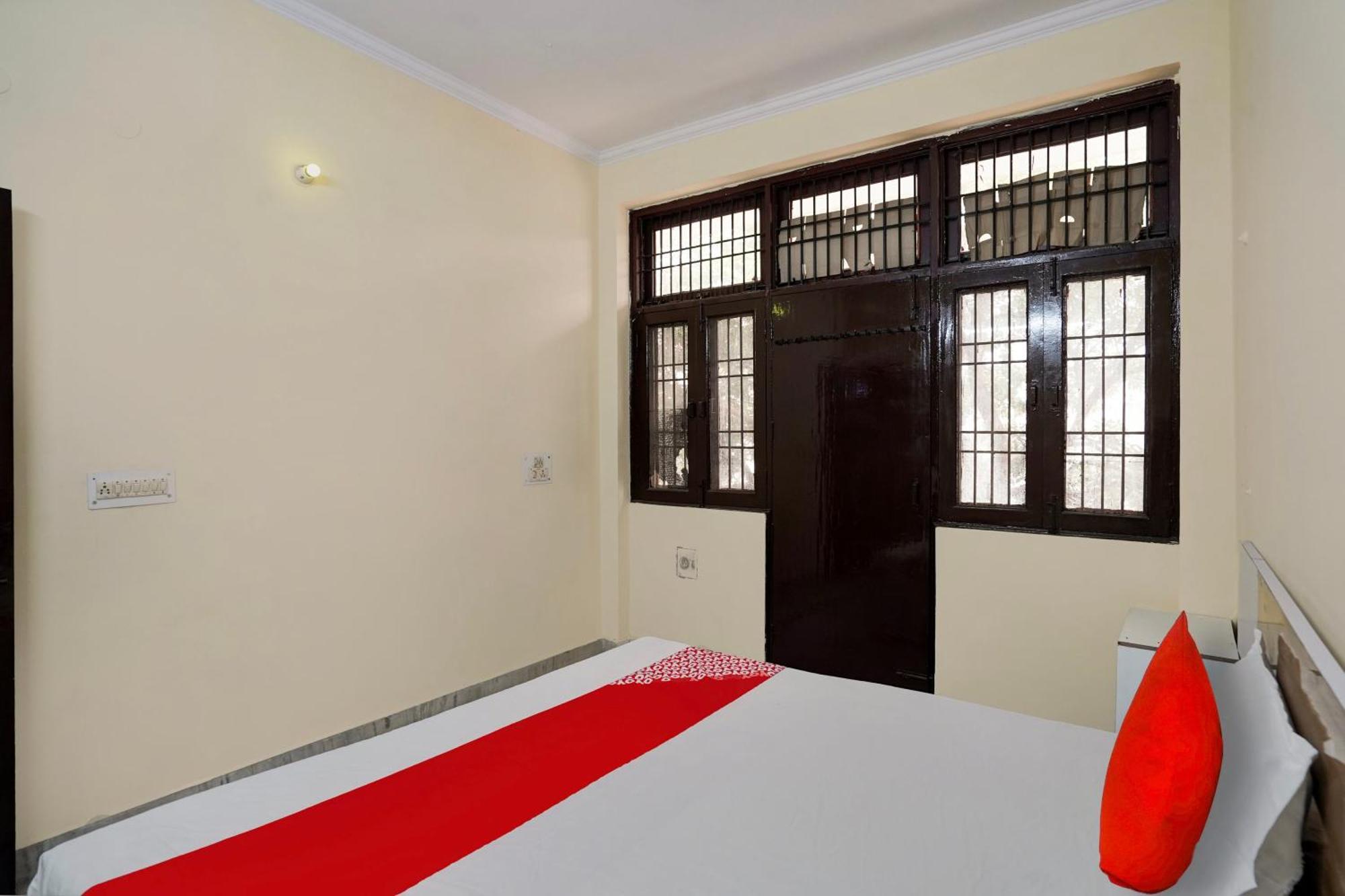 Hotel O 81617 The Pacific Hotel Ghaziabad Extérieur photo