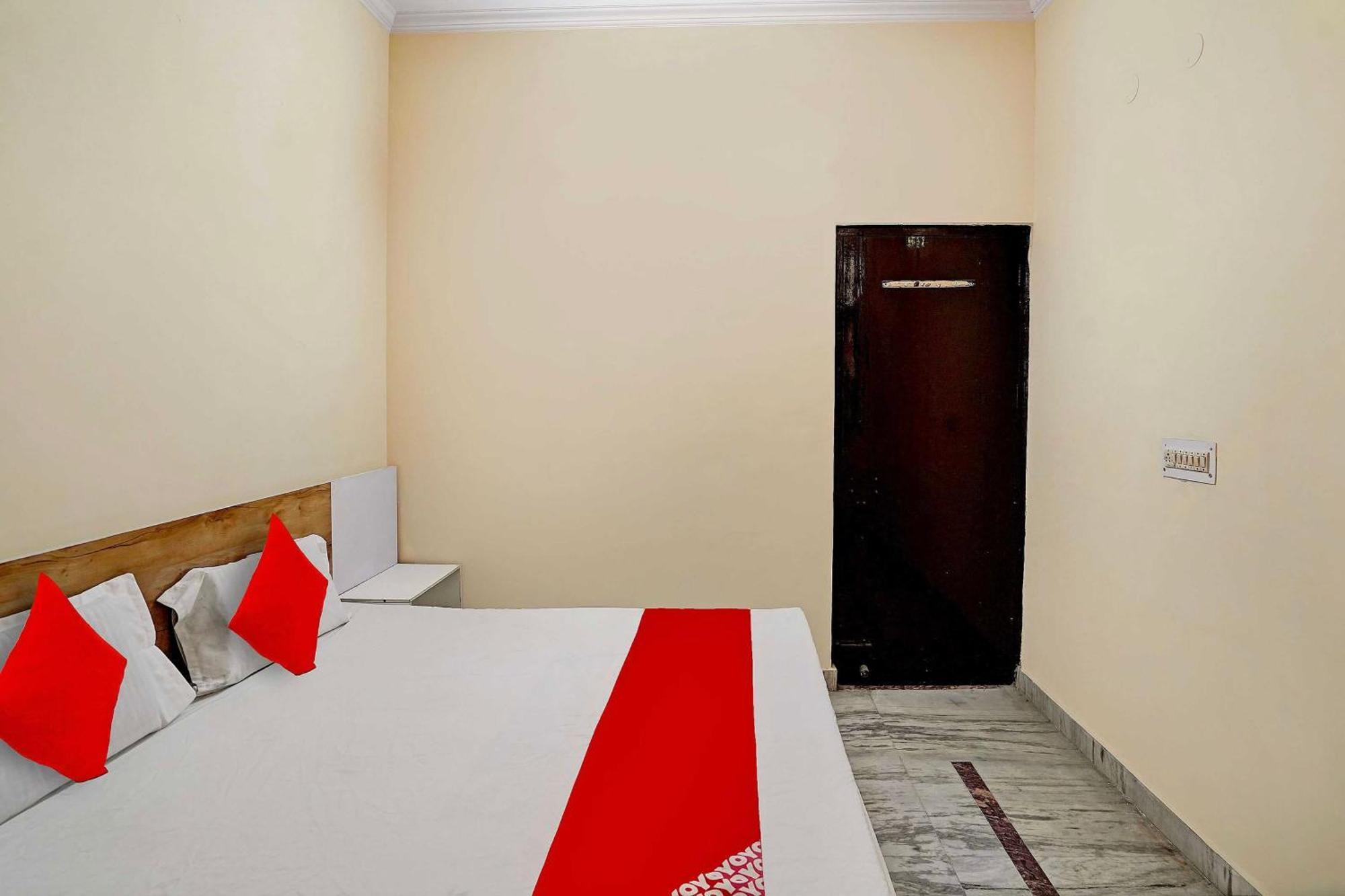 Hotel O 81617 The Pacific Hotel Ghaziabad Extérieur photo